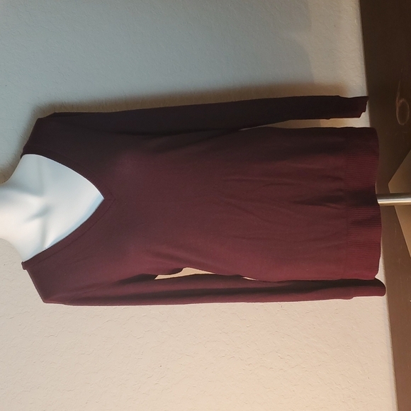 Lucky Brand Burgundy Women's V-Neck Sweater, S/P - Picture 3 of 14